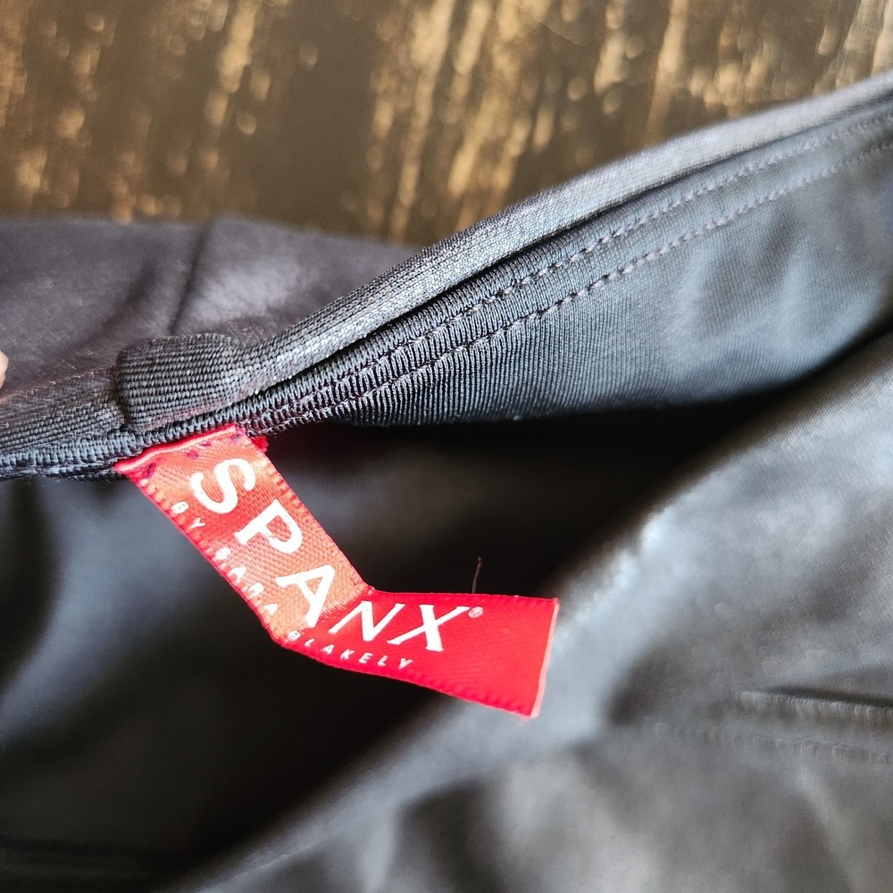 SPANX Faux Leather Black Pencil Skirt Knee Length Size M High Waisted - Picture 5 of 7